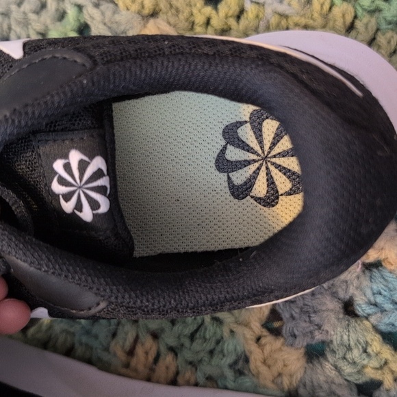 Nike Black and White Women's sneakers size 7 - Picture 6 of 6